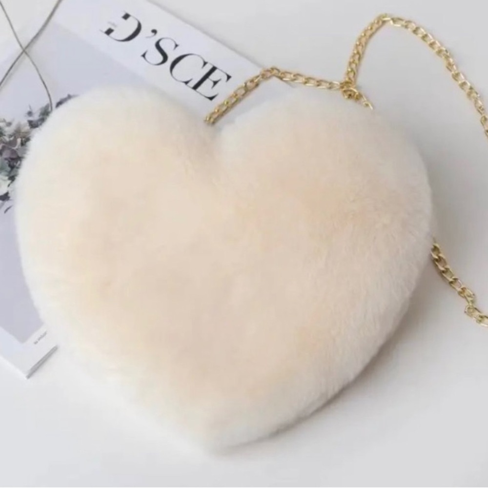NEW! Heart Shaped Crossbody Purse Shoulder Bag in Cream NEW